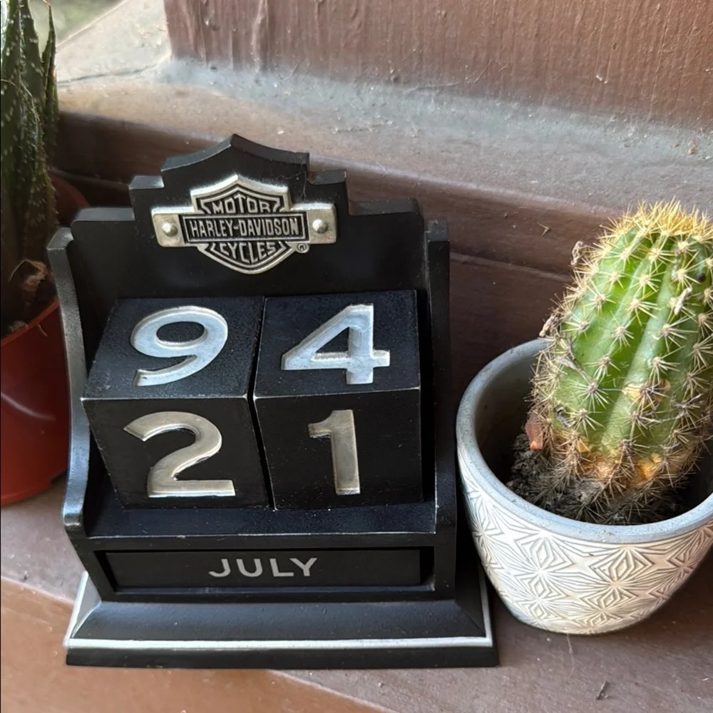 Harley-Davidson Black/Silver Block Office Calendar